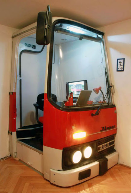 bus-tiny-house-office-small-cabin-work-from-home.jpg